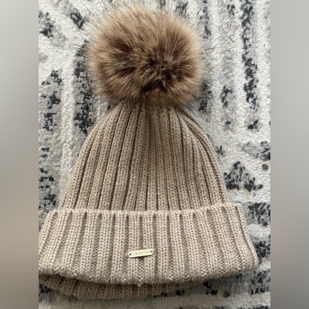 Calvin Klein chunky ribbed Pom-pom winter beanie hat